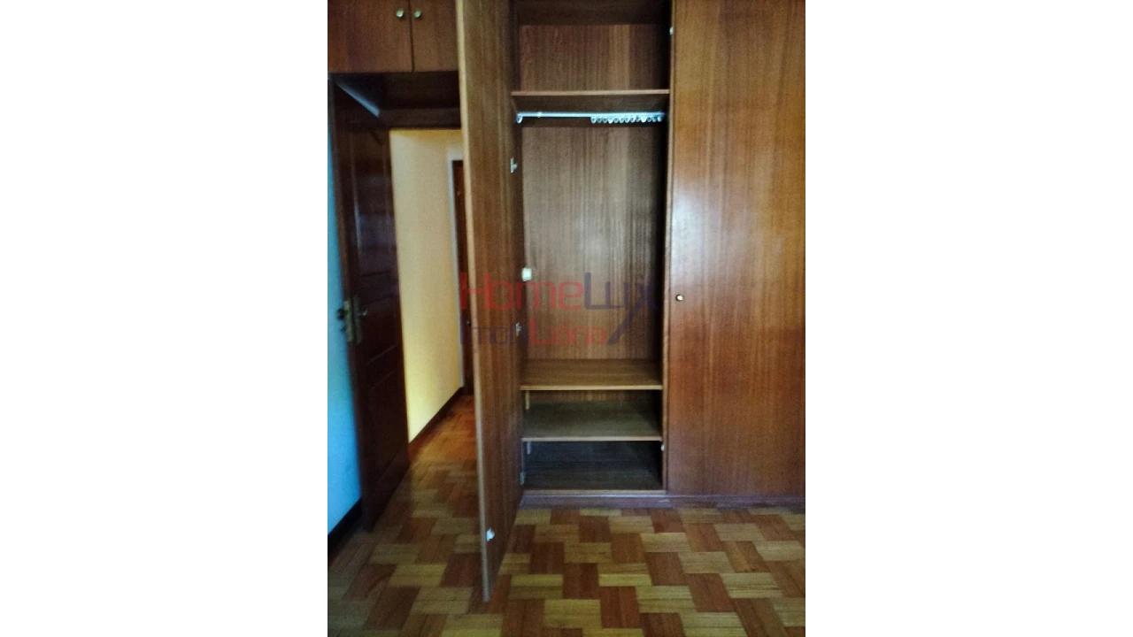 Moradia T5 para Venda em Roriz Foto 48