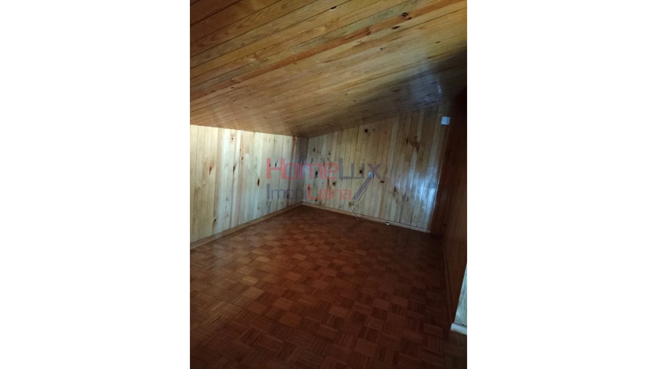 Moradia T5 para Venda em Roriz Foto 73