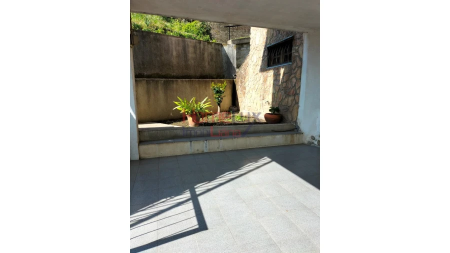 Moradia T5 para Venda em Roriz Foto 11