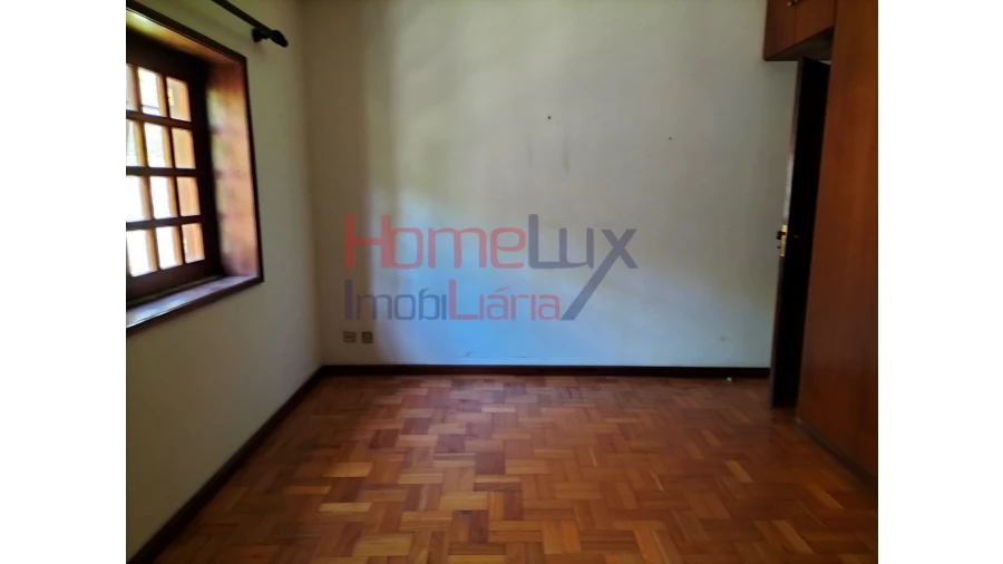 Moradia T5 para Venda em Roriz Foto 49