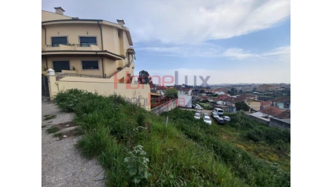 Terreno para Venda em Baguim do Monte (Rio Tinto)