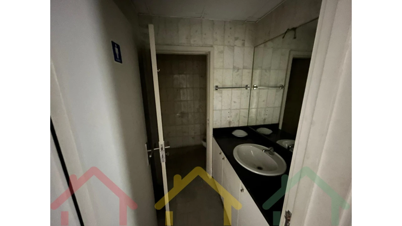 Loja para Venda em Matosinhos e Leça da Palmeira Foto 6