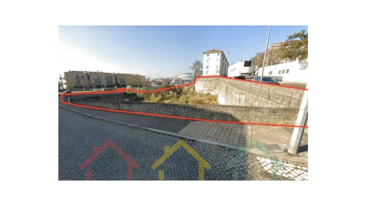 Terreno para Venda em Campanhã Foto 2