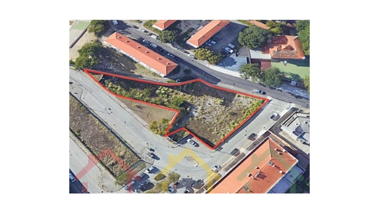 Terreno para Venda em Campanhã Foto 3