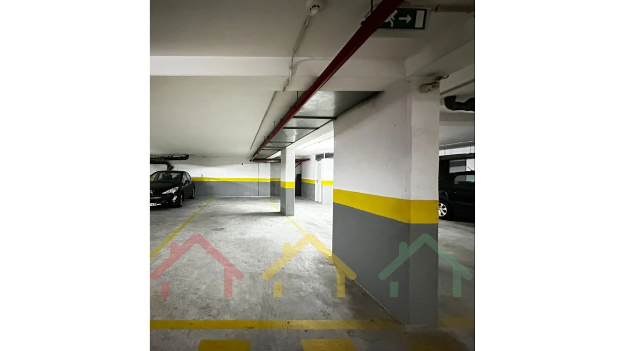 Apartamento T4 para Venda em Paranhos Foto 24