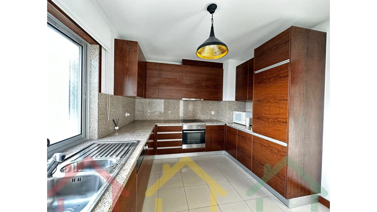 Apartamento T4 para Venda em Paranhos Foto 6