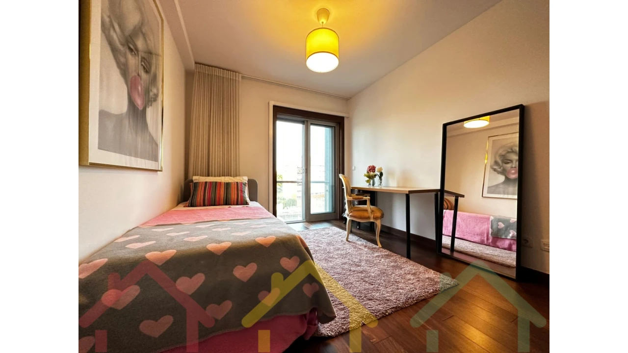 Apartamento T4 para Venda em Paranhos Foto 13