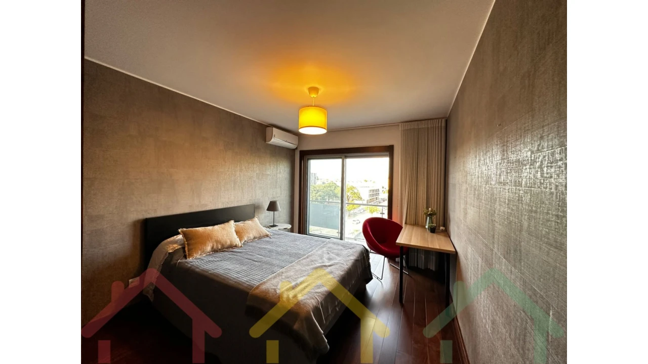 Apartamento T4 para Venda em Paranhos Foto 16