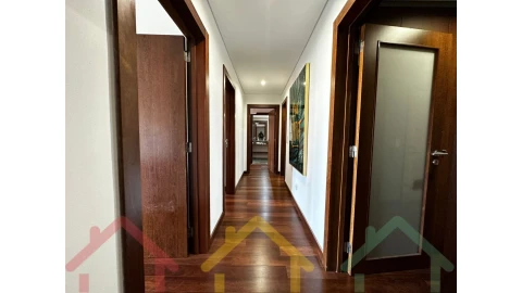 Apartamento T4 para Venda em Paranhos