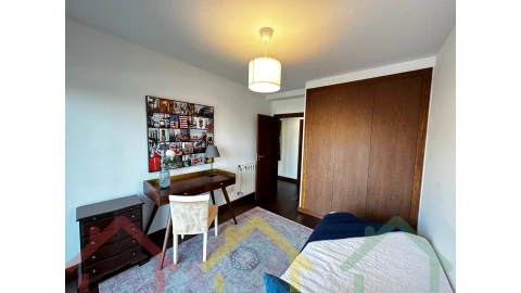 Apartamento T4 para Venda em Paranhos