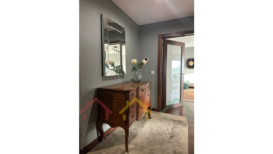 Apartamento T4 para Venda em Paranhos Foto 2