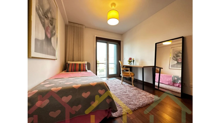 Apartamento T4 para Venda em Paranhos Foto 13