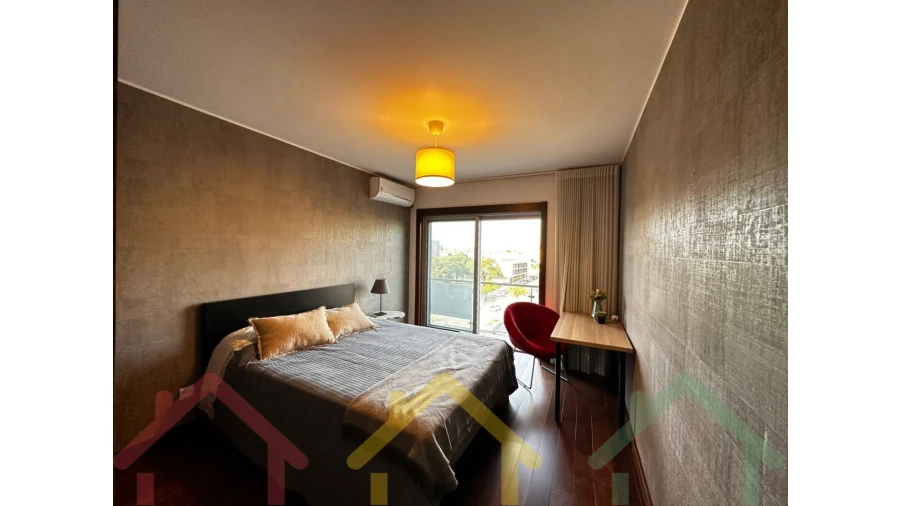 Apartamento T4 para Venda em Paranhos Foto 16