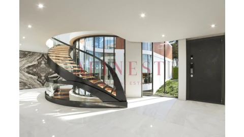 Moradia T6 para Venda em Charneca de Caparica e Sobreda