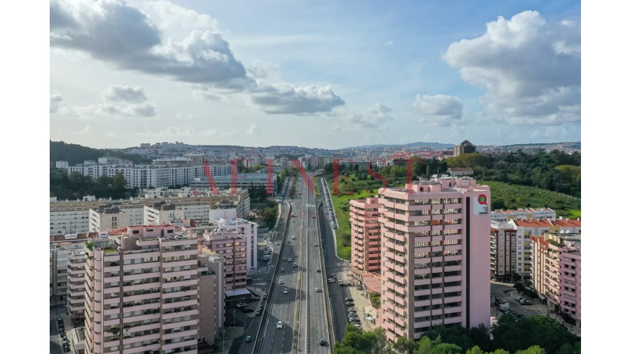 Prédio para Venda em São Domingos de Benfica