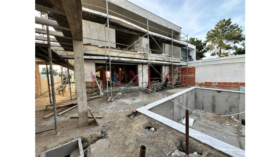 Moradia T4 para Venda em Corroios Foto 17