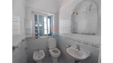 Moradia T5 para Venda em Rio de Mouro