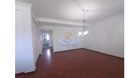 Moradia T5 para Venda em Rio de Mouro