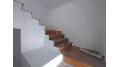 Moradia T5 para Venda em Rio de Mouro