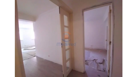 Moradia T5 para Venda em Rio de Mouro