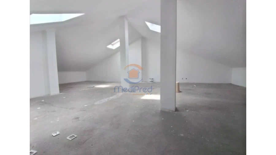 Moradia T5 para Venda em Rio de Mouro Foto 28