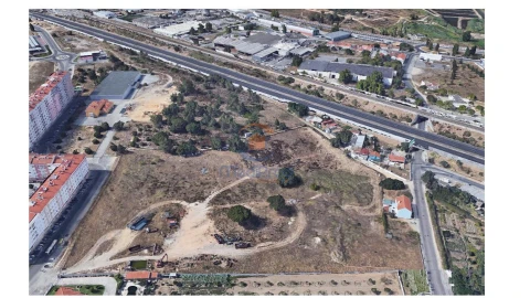 Terreno Comércio / Armazém para Venda em Corroios