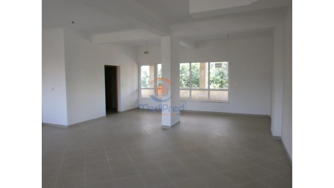 Loja para Venda em Falagueira-Venda Nova Foto 3