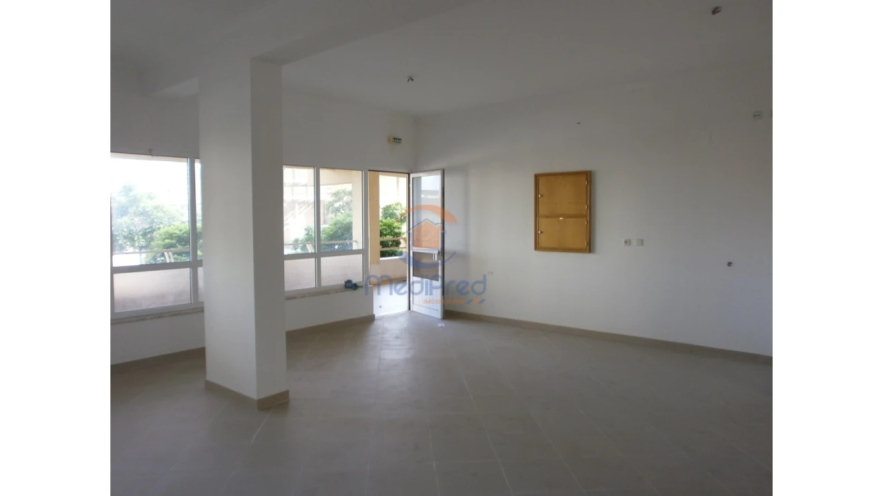 Loja para Venda em Falagueira-Venda Nova Foto 2