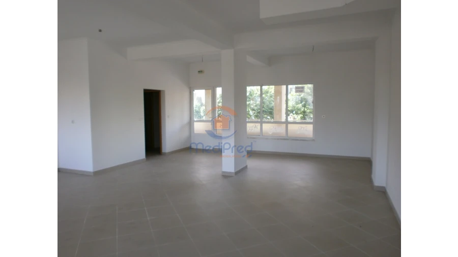 Loja para Venda em Falagueira-Venda Nova Foto 3