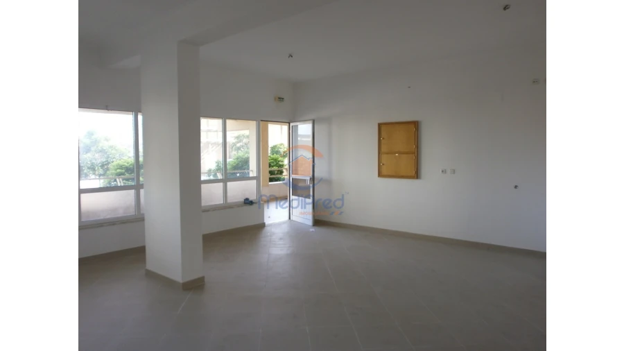 Loja para Venda em Falagueira-Venda Nova