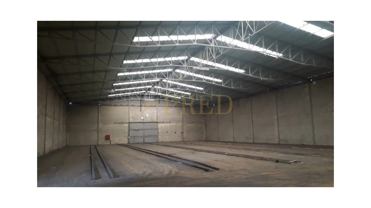 Armazém para Venda em Arcozelo Foto 3