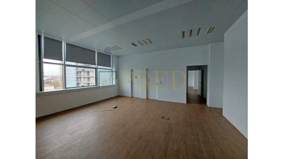 Escritório para Arrendamento em Santa Marinha e São Pedro da Afurada Foto 2