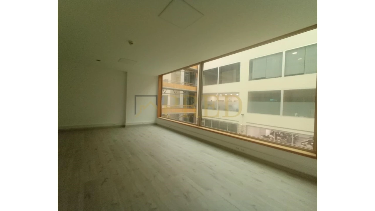 Escritório para Arrendamento em Mafamude e Vilar do Paraíso Foto 1