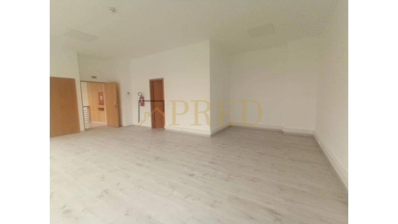 Escritório para Arrendamento em Mafamude e Vilar do Paraíso Foto 3