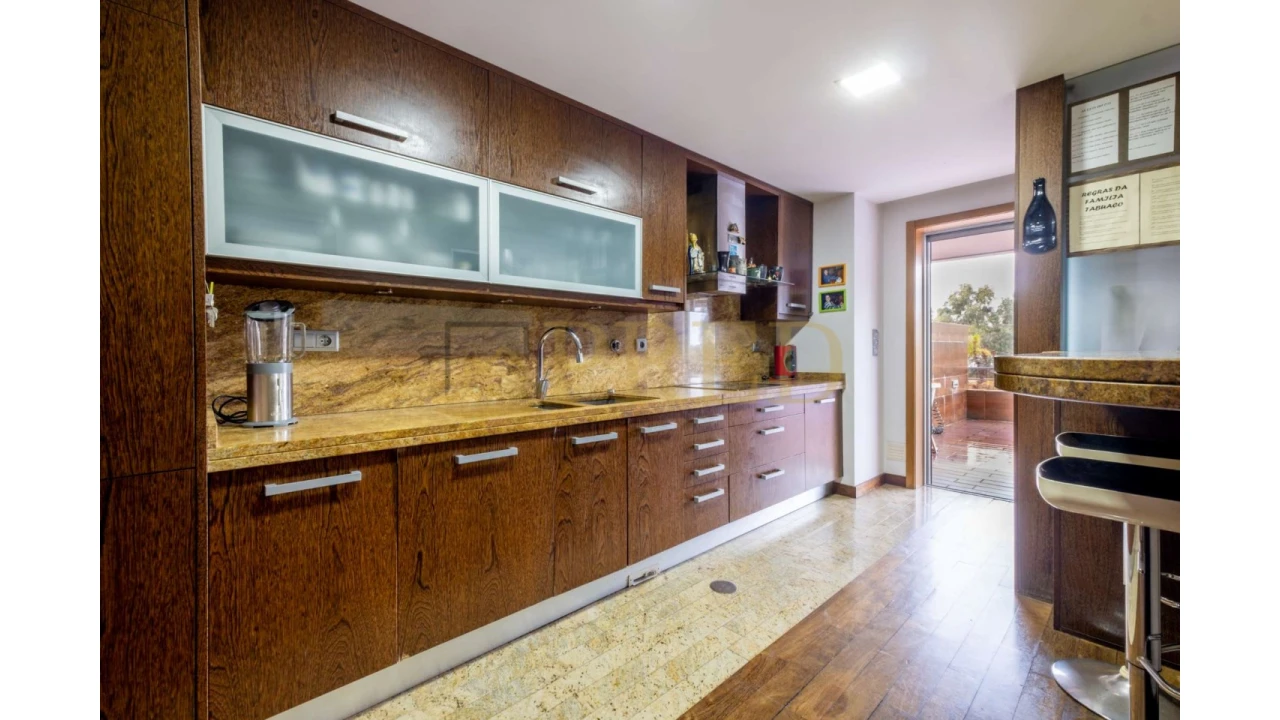 Apartamento T2 para Arrendamento em Madalena Foto 9