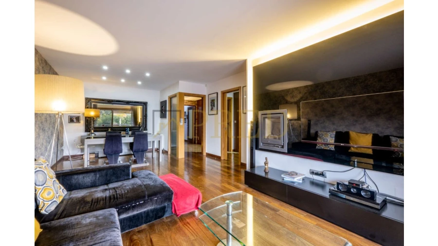 Apartamento T2 para Arrendamento em Madalena Foto 4