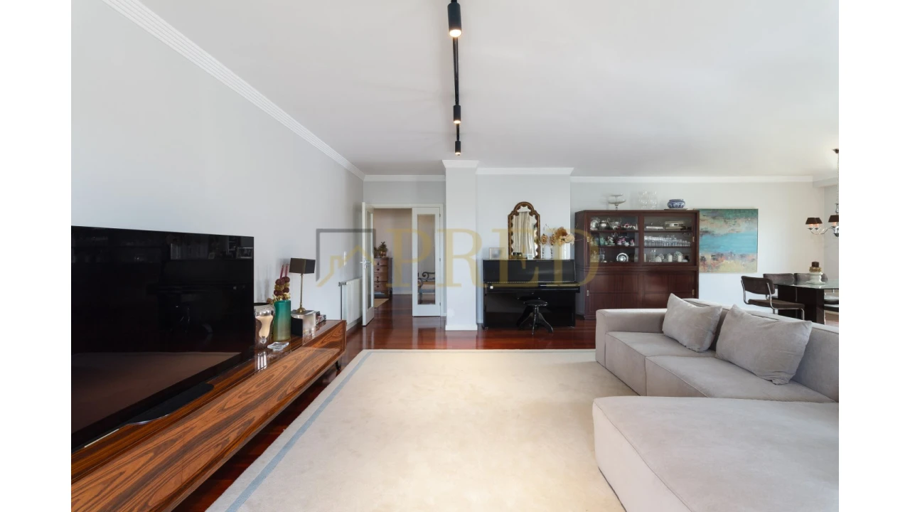 Apartamento T5 para Venda em Mafamude e Vilar do Paraíso Foto 6