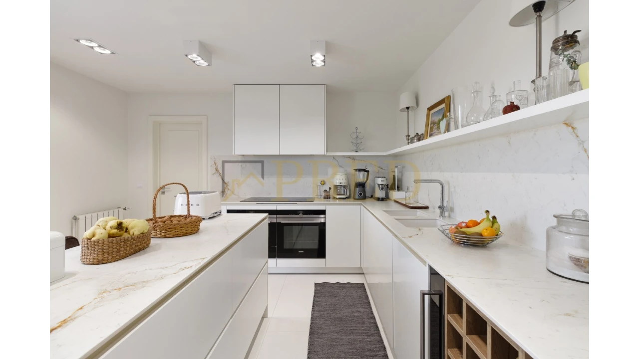 Apartamento T5 para Venda em Mafamude e Vilar do Paraíso Foto 15