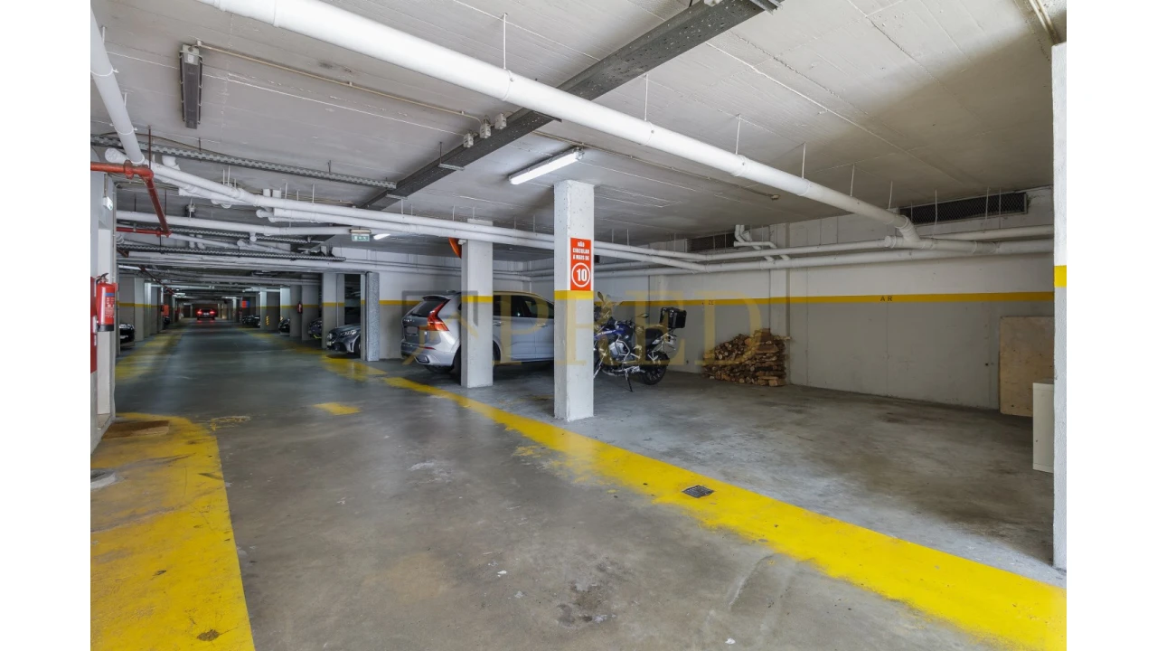 Apartamento T5 para Venda em Mafamude e Vilar do Paraíso Foto 33