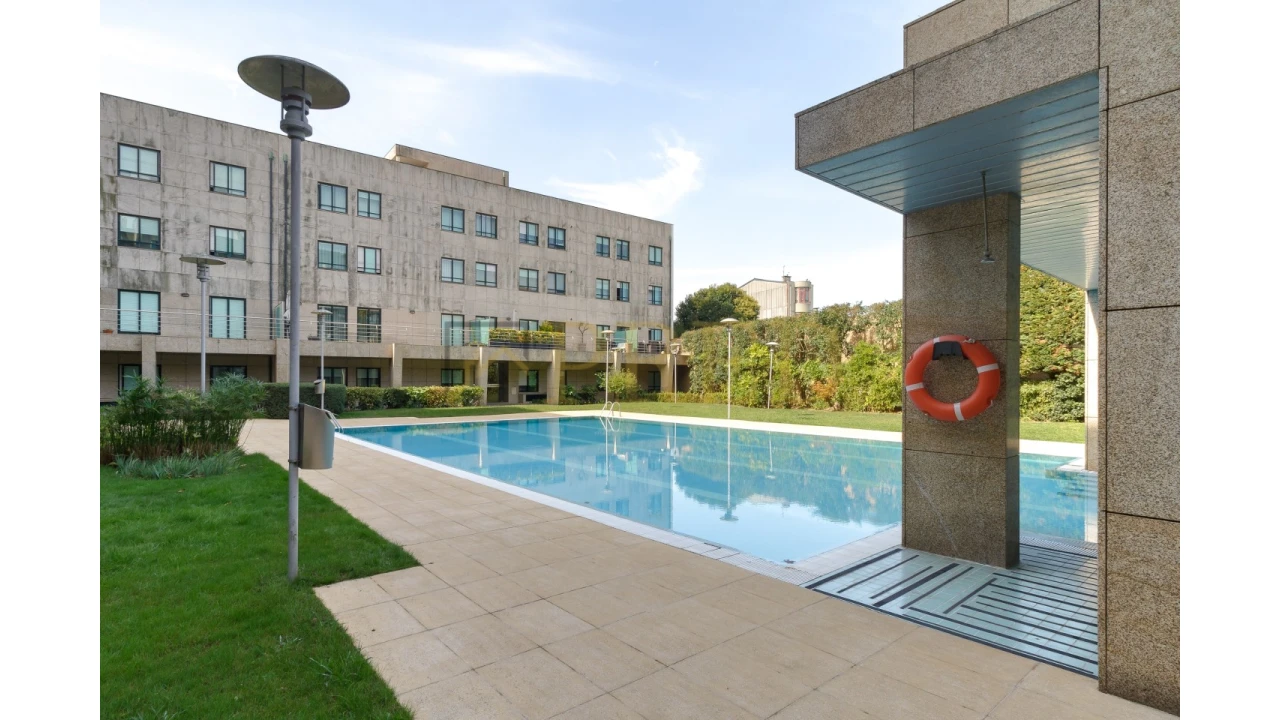 Apartamento T5 para Venda em Mafamude e Vilar do Paraíso Foto 34