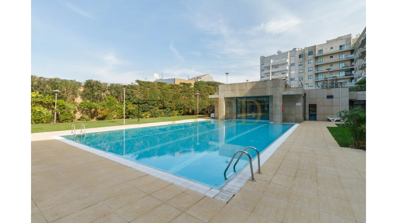 Apartamento T5 para Venda em Mafamude e Vilar do Paraíso Foto 35