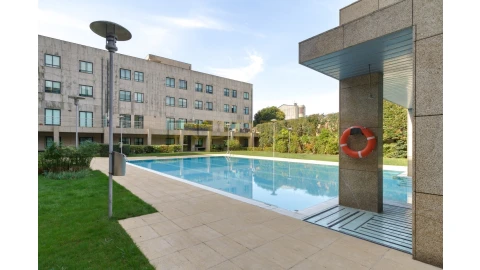 Apartamento T5 para Venda em Mafamude e Vilar do Paraíso
