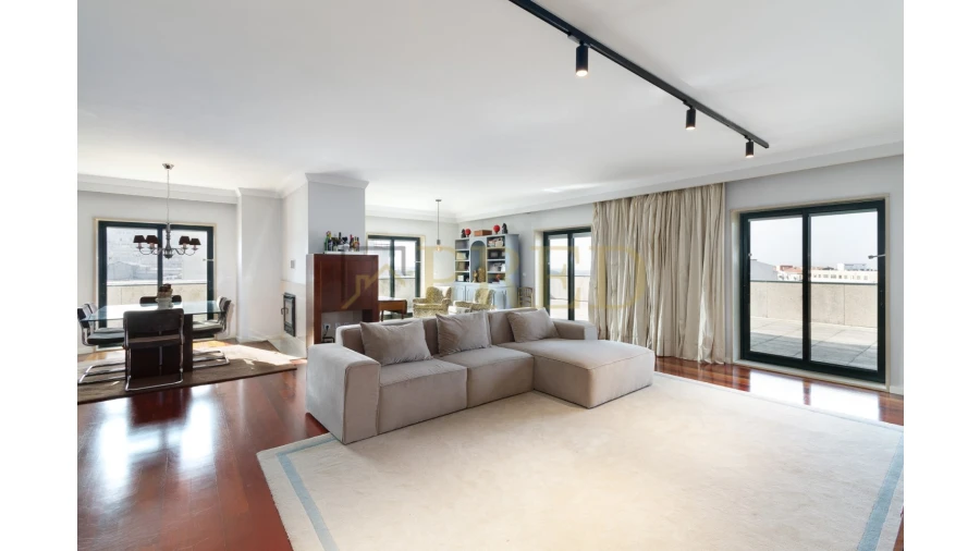Apartamento T5 para Venda em Mafamude e Vilar do Paraíso Foto 2