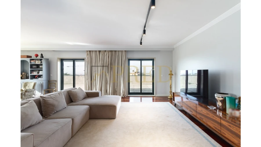 Apartamento T5 para Venda em Mafamude e Vilar do Paraíso Foto 4