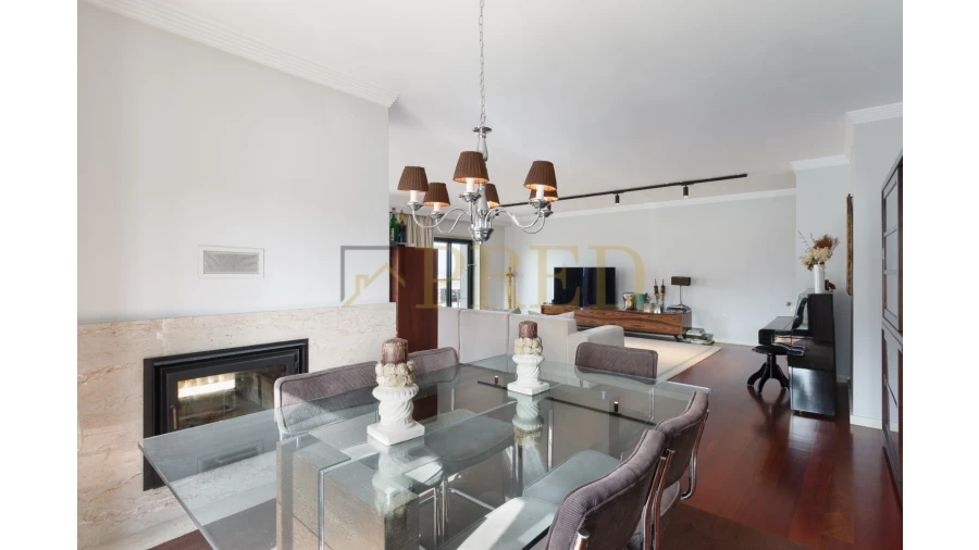 Apartamento T5 para Venda em Mafamude e Vilar do Paraíso Foto 10