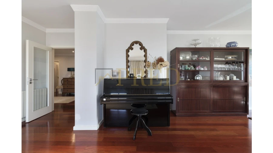Apartamento T5 para Venda em Mafamude e Vilar do Paraíso Foto 11