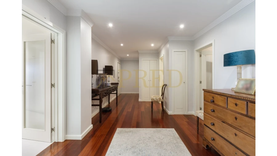 Apartamento T5 para Venda em Mafamude e Vilar do Paraíso Foto 13