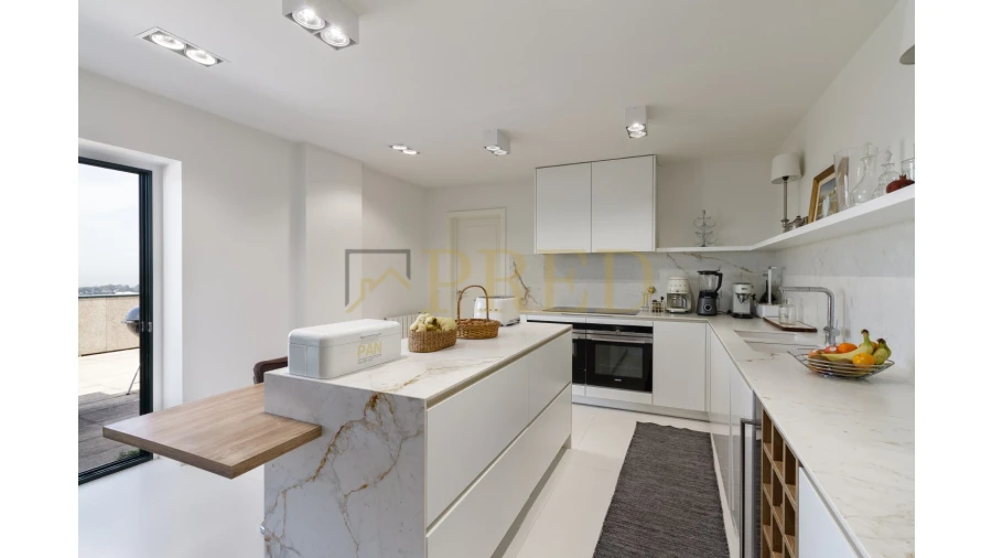 Apartamento T5 para Venda em Mafamude e Vilar do Paraíso Foto 14