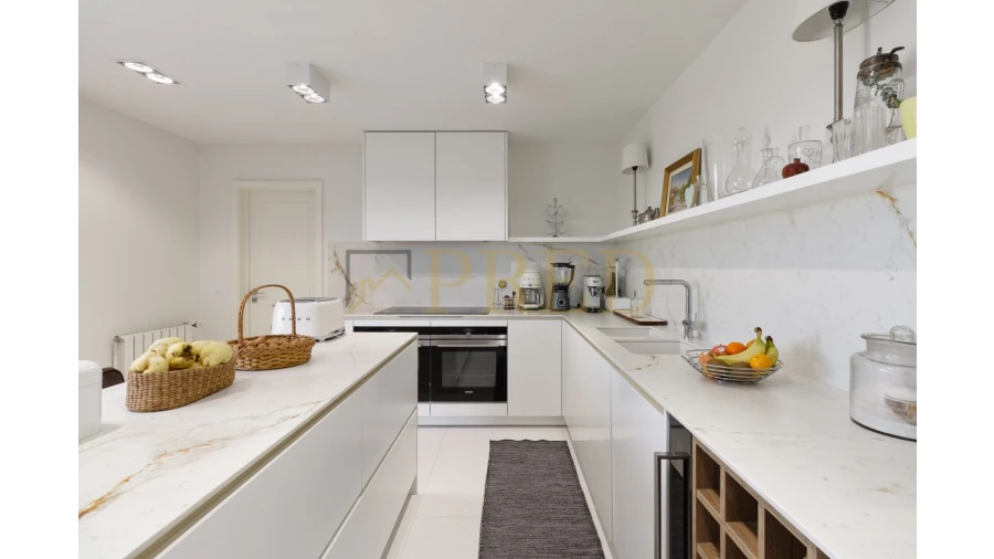 Apartamento T5 para Venda em Mafamude e Vilar do Paraíso Foto 15