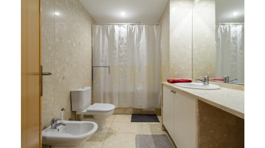Apartamento T5 para Venda em Mafamude e Vilar do Paraíso Foto 31